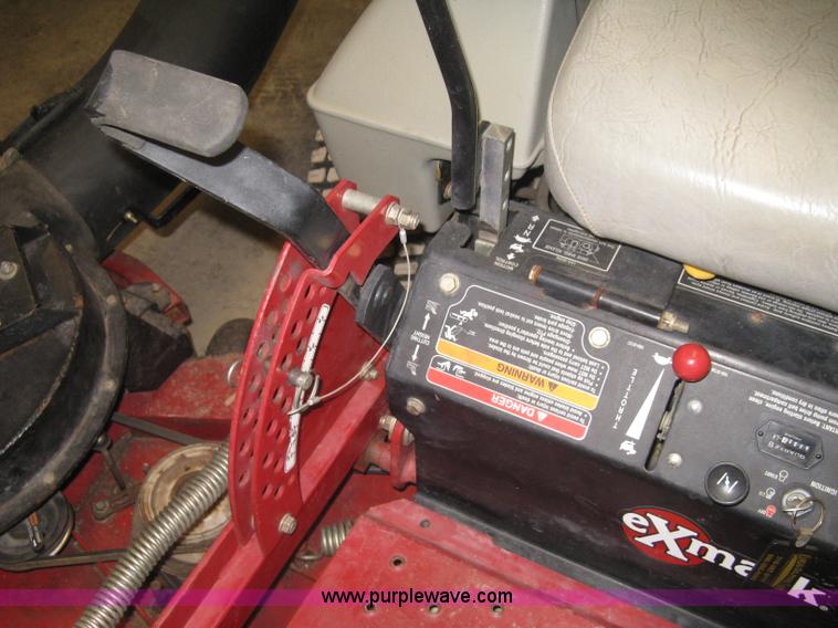 image for item I5542 2007 Exmark Lazer Z zero turn mower with bagger