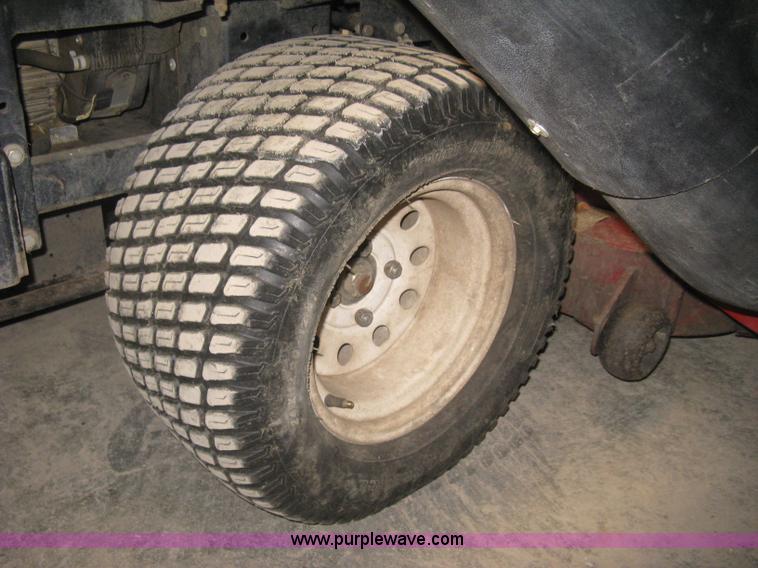 image for item I5542 2007 Exmark Lazer Z zero turn mower with bagger