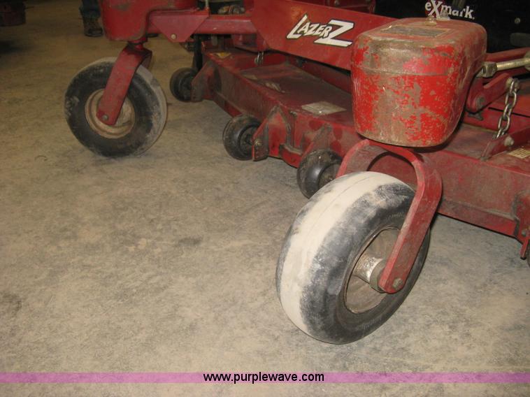 image for item I5542 2007 Exmark Lazer Z zero turn mower with bagger