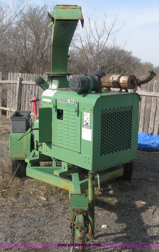 image for item I5543 1998 Bandit 90XP brush chipper