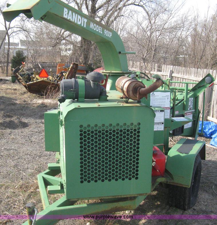image for item I5543 1998 Bandit 90XP brush chipper