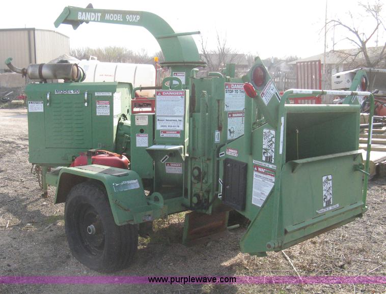 image for item I5543 1998 Bandit 90XP brush chipper