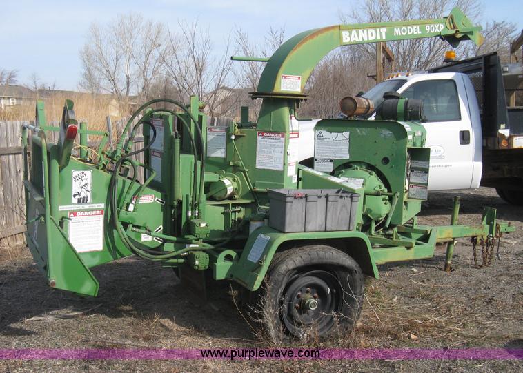 image for item I5543 1998 Bandit 90XP brush chipper