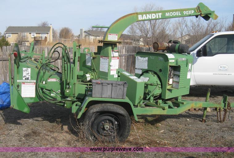 image for item I5543 1998 Bandit 90XP brush chipper