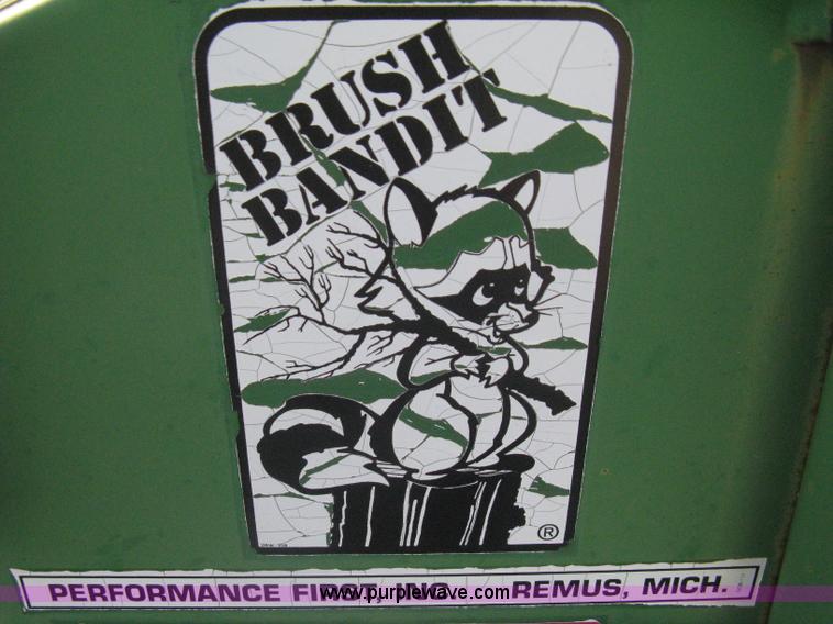 image for item I5543 1998 Bandit 90XP brush chipper