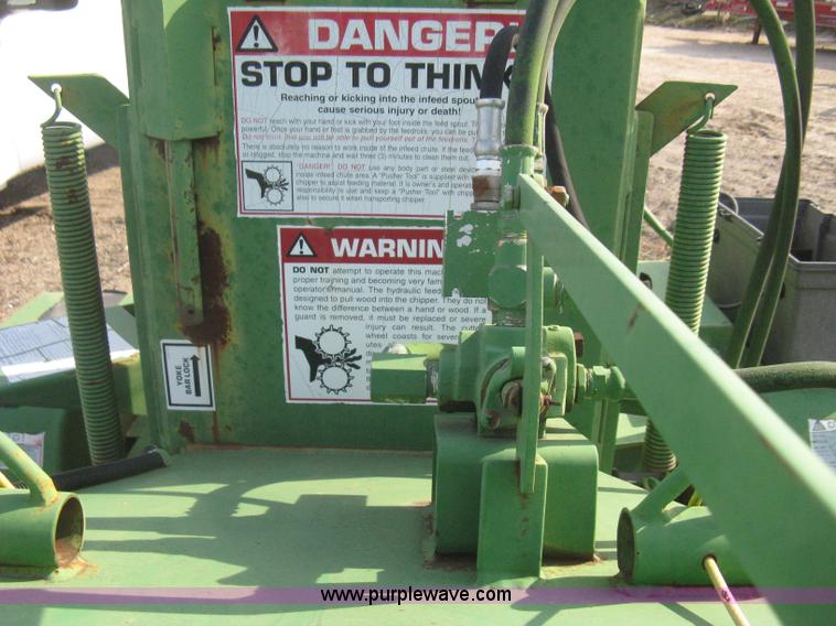 image for item I5543 1998 Bandit 90XP brush chipper