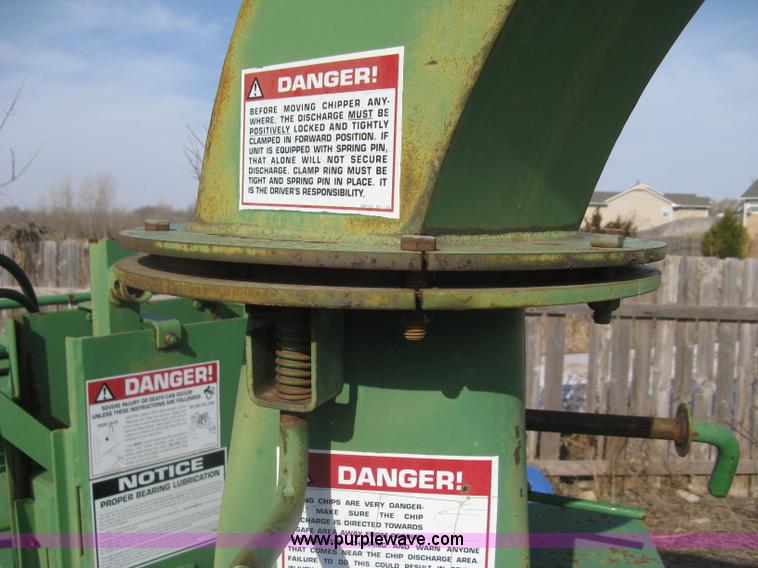 image for item I5543 1998 Bandit 90XP brush chipper