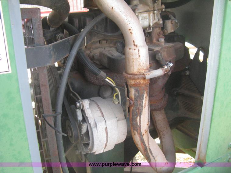 image for item I5543 1998 Bandit 90XP brush chipper