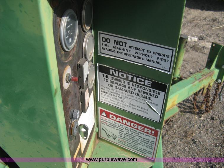 image for item I5543 1998 Bandit 90XP brush chipper