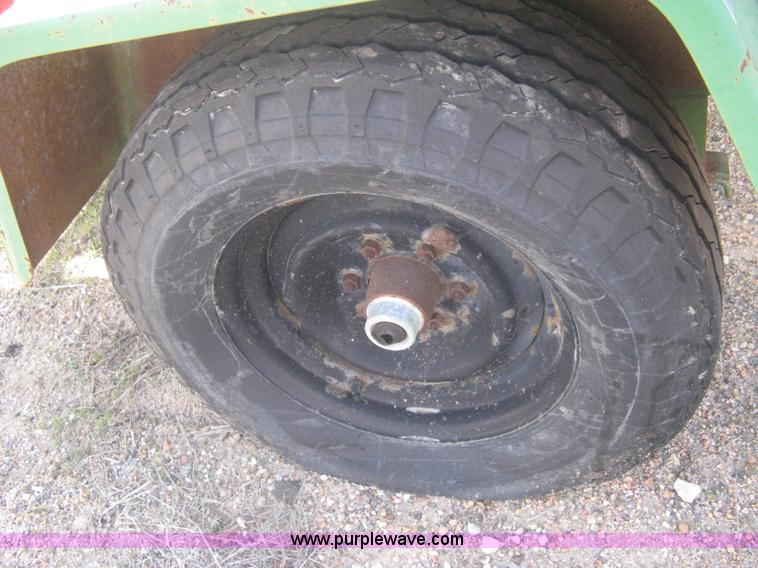 image for item I5543 1998 Bandit 90XP brush chipper