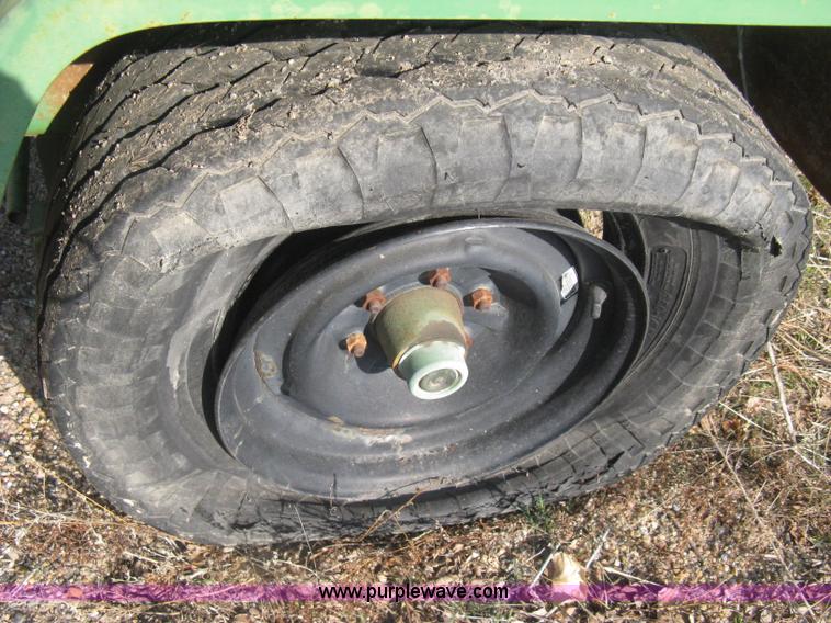 image for item I5543 1998 Bandit 90XP brush chipper