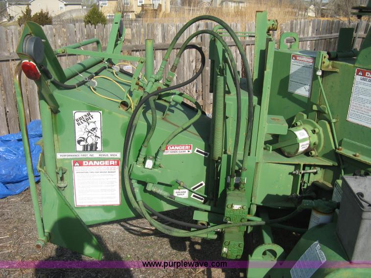 image for item I5543 1998 Bandit 90XP brush chipper
