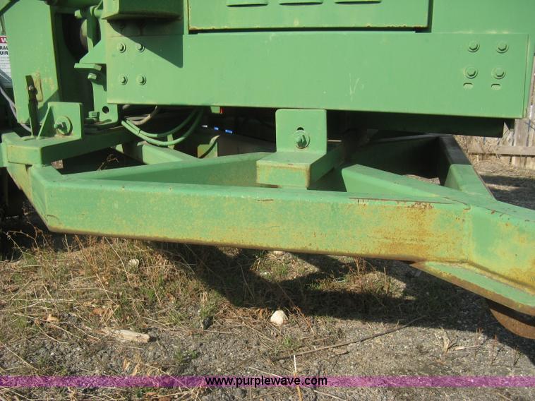 image for item I5543 1998 Bandit 90XP brush chipper