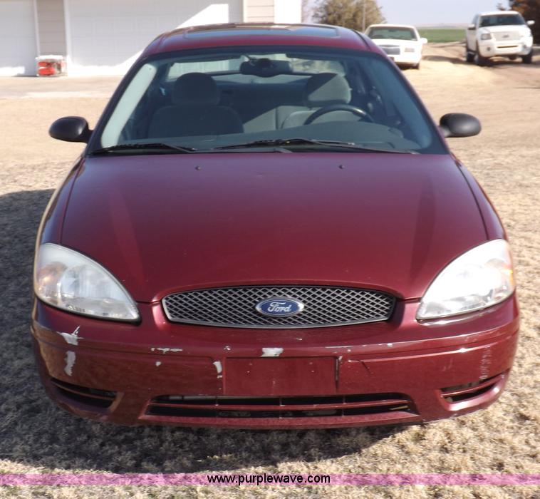image for item I9032 2004 Ford Taurus SES