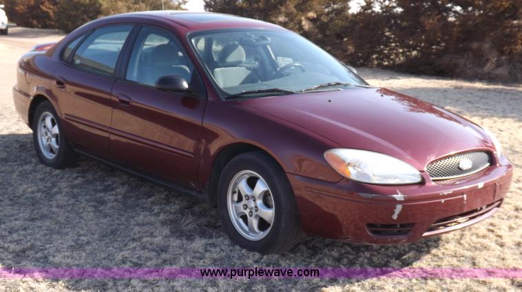 image for item I9032 2004 Ford Taurus SES