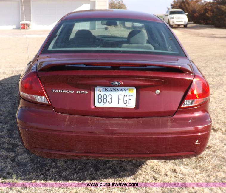 image for item I9032 2004 Ford Taurus SES