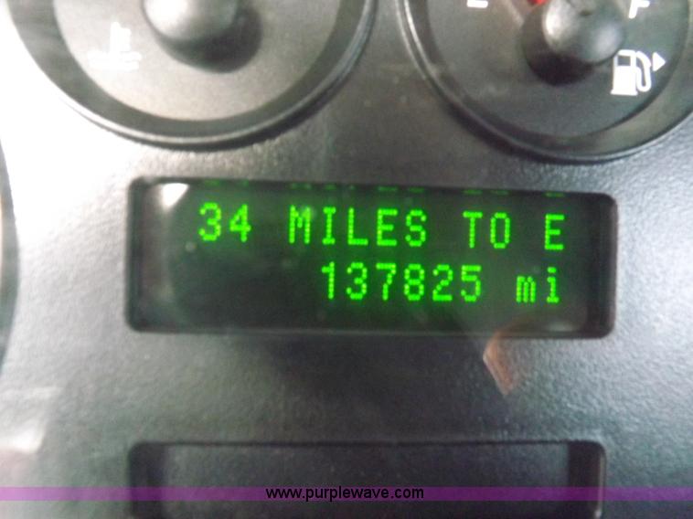 image for item I9032 2004 Ford Taurus SES