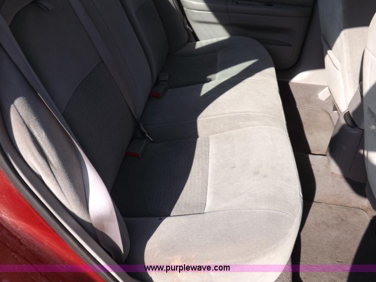 image for item I9032 2004 Ford Taurus SES