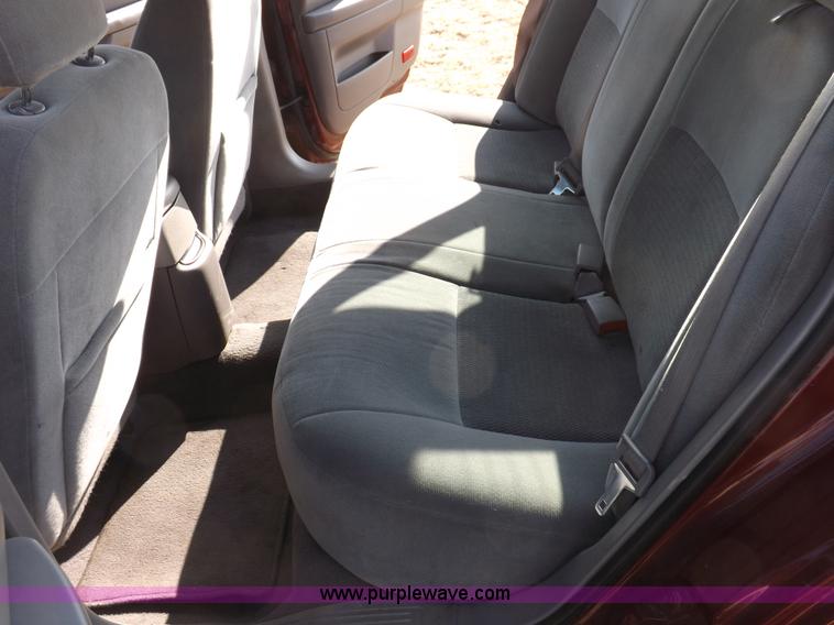 image for item I9032 2004 Ford Taurus SES