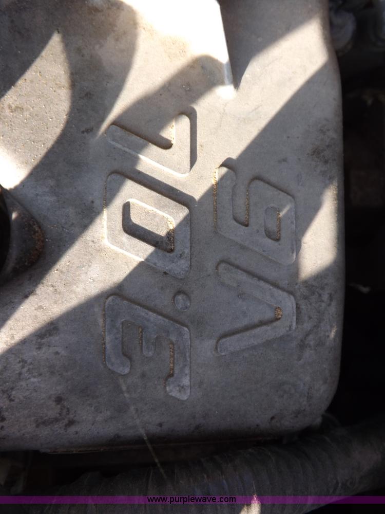 image for item I9032 2004 Ford Taurus SES