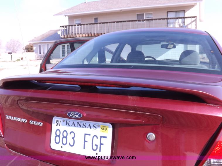 image for item I9032 2004 Ford Taurus SES