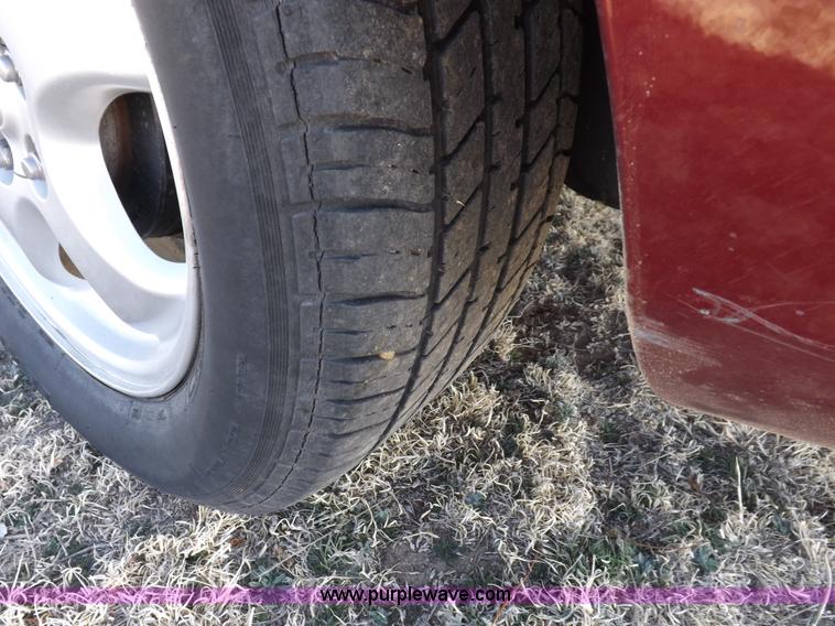 image for item I9032 2004 Ford Taurus SES