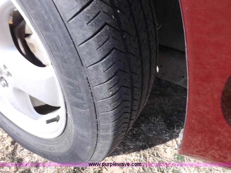 image for item I9032 2004 Ford Taurus SES