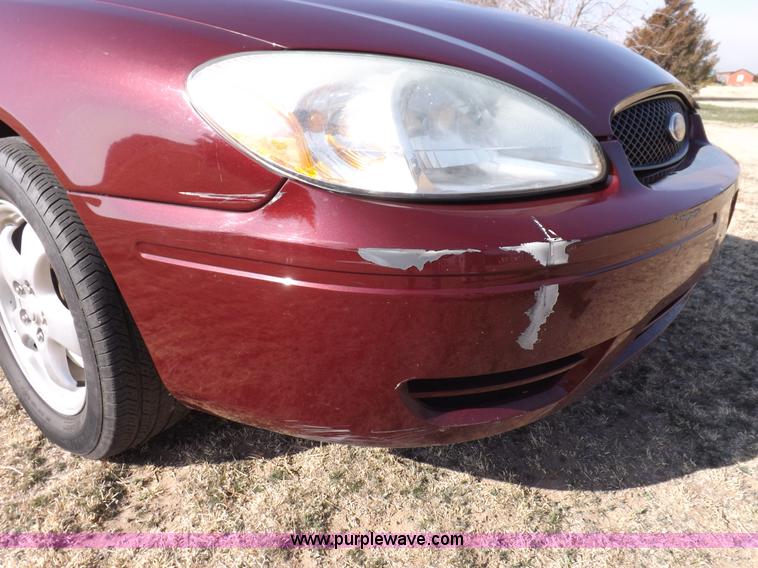 image for item I9032 2004 Ford Taurus SES