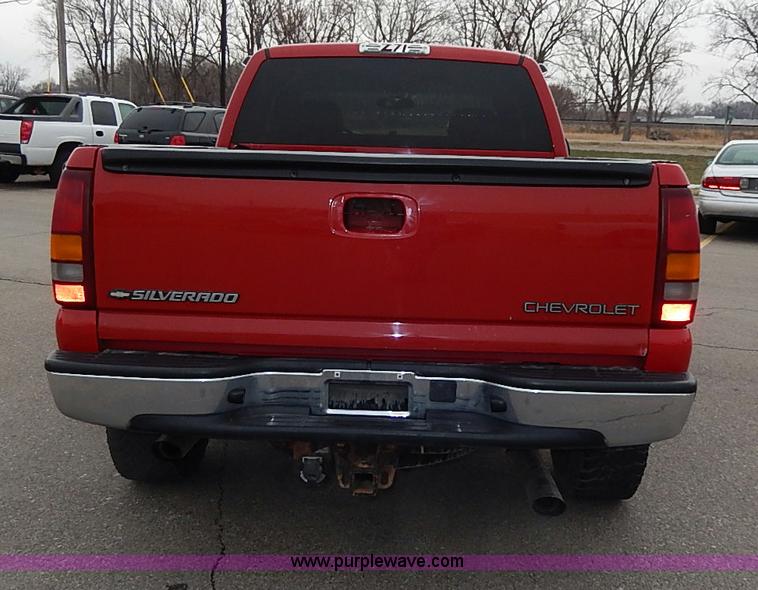 image for item I9260 2002 Chevrolet Silverado 1500 Z71 Ext. Cab pickup truck