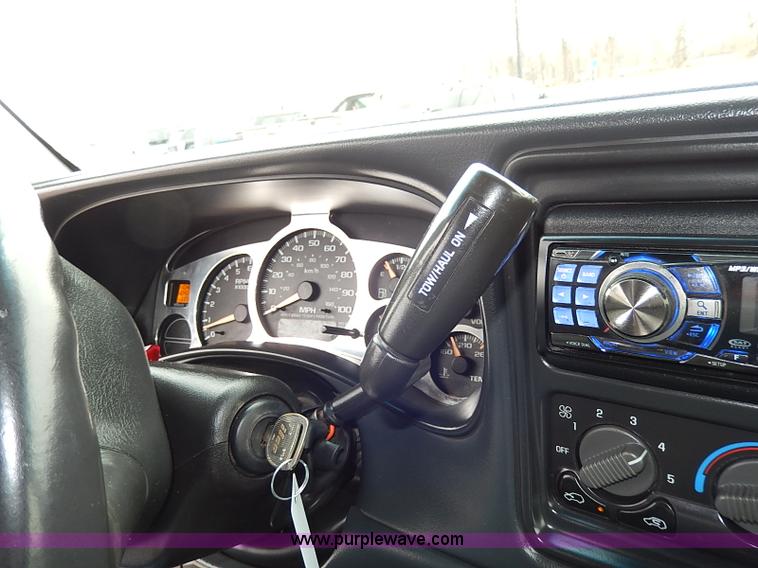 image for item I9260 2002 Chevrolet Silverado 1500 Z71 Ext. Cab pickup truck