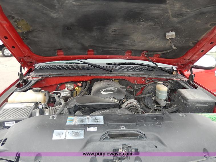 image for item I9260 2002 Chevrolet Silverado 1500 Z71 Ext. Cab pickup truck