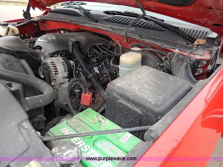 image for item I9260 2002 Chevrolet Silverado 1500 Z71 Ext. Cab pickup truck