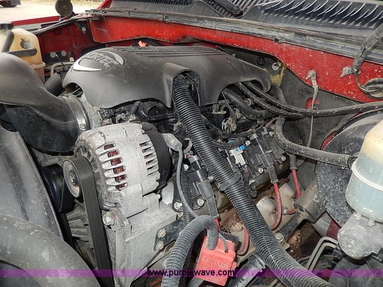 image for item I9260 2002 Chevrolet Silverado 1500 Z71 Ext. Cab pickup truck