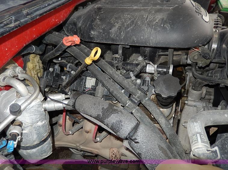 image for item I9260 2002 Chevrolet Silverado 1500 Z71 Ext. Cab pickup truck