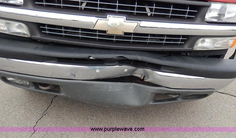 image for item I9260 2002 Chevrolet Silverado 1500 Z71 Ext. Cab pickup truck