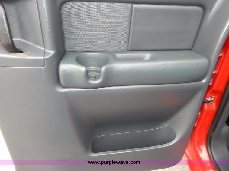 image for item I9260 2002 Chevrolet Silverado 1500 Z71 Ext. Cab pickup truck