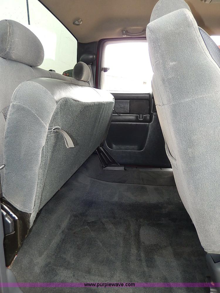 image for item I9260 2002 Chevrolet Silverado 1500 Z71 Ext. Cab pickup truck