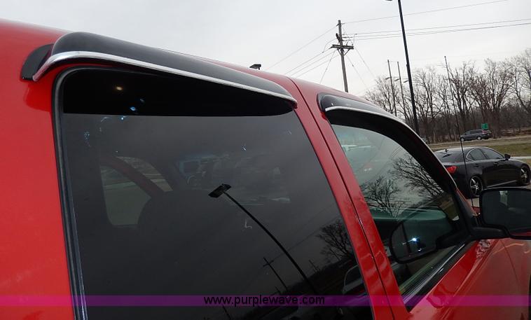 image for item I9260 2002 Chevrolet Silverado 1500 Z71 Ext. Cab pickup truck