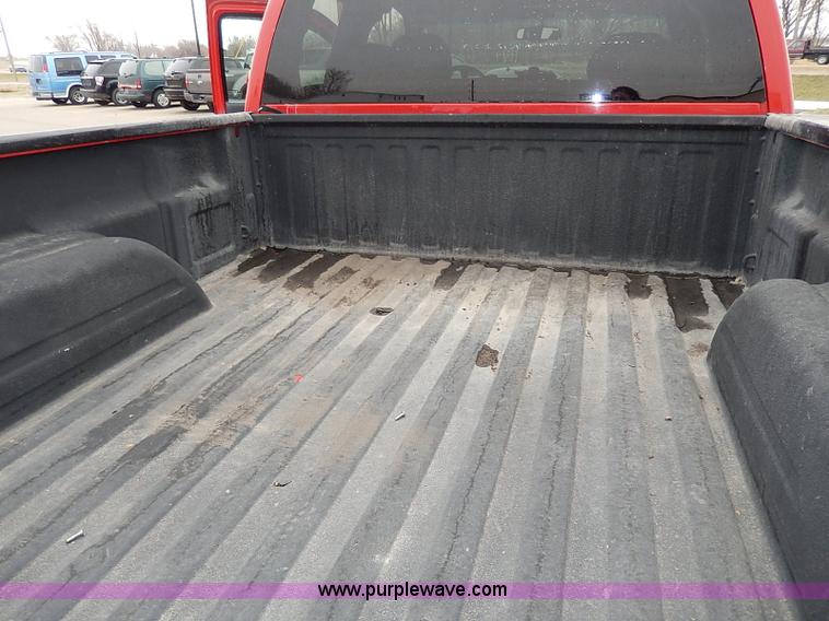 image for item I9260 2002 Chevrolet Silverado 1500 Z71 Ext. Cab pickup truck