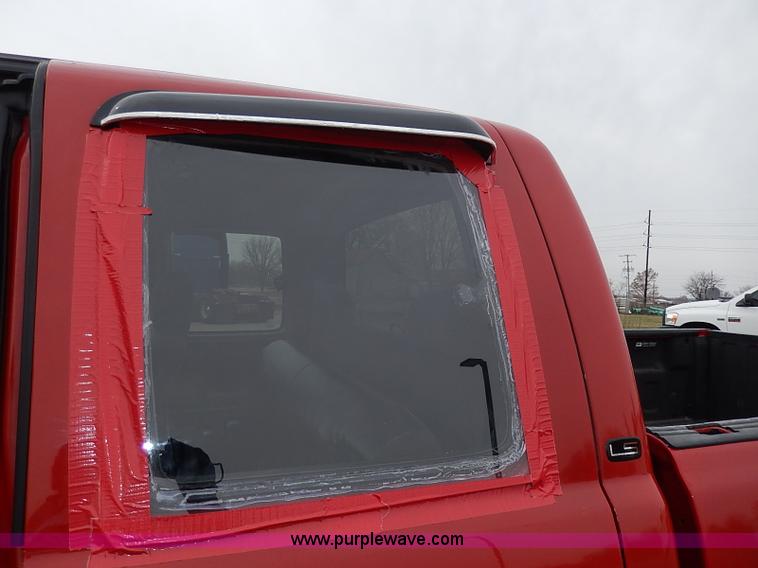 image for item I9260 2002 Chevrolet Silverado 1500 Z71 Ext. Cab pickup truck