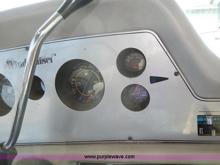 image for item I9264 1988 Chevrolet P30 Winnebago Itasca Windcruiser RV