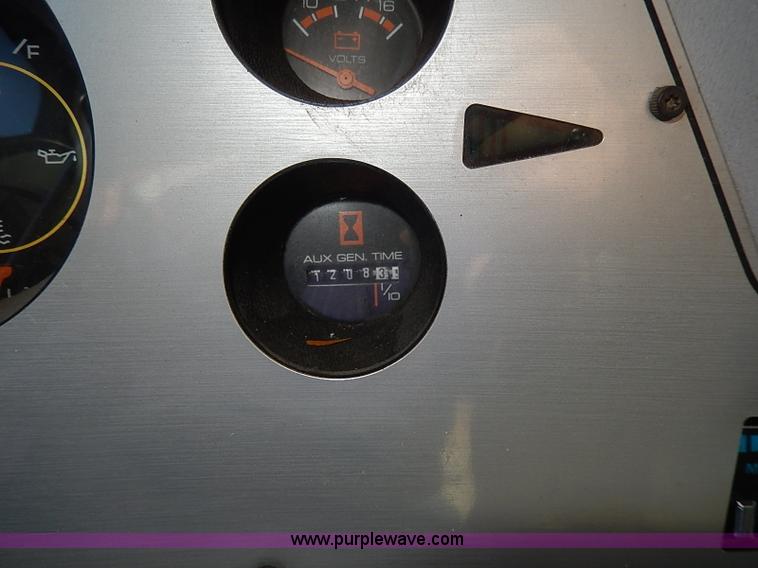 image for item I9264 1988 Chevrolet P30 Winnebago Itasca Windcruiser RV