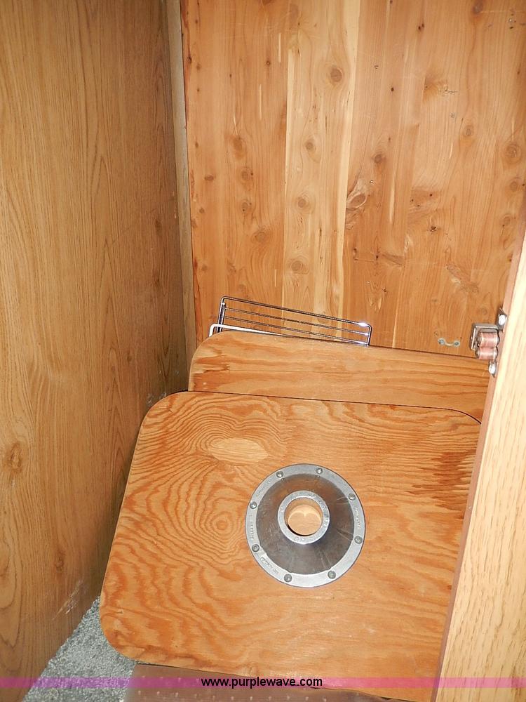 image for item I9264 1988 Chevrolet P30 Winnebago Itasca Windcruiser RV