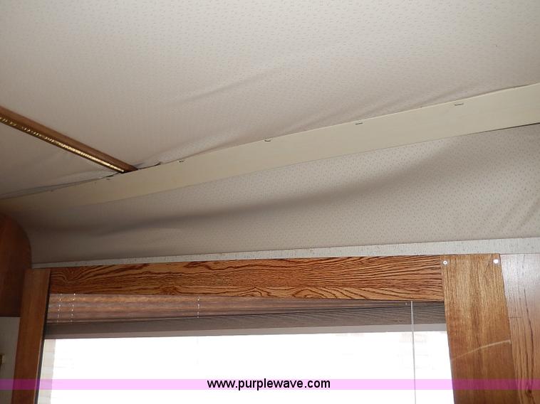 image for item I9264 1988 Chevrolet P30 Winnebago Itasca Windcruiser RV