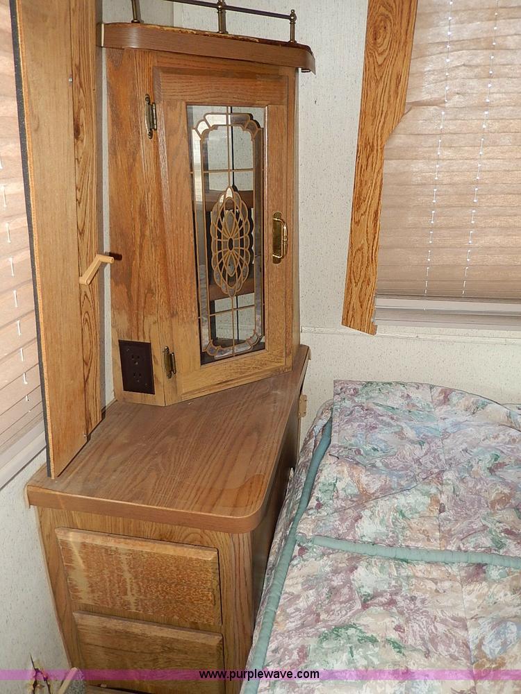 image for item I9264 1988 Chevrolet P30 Winnebago Itasca Windcruiser RV