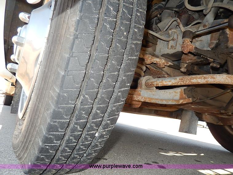 image for item I9264 1988 Chevrolet P30 Winnebago Itasca Windcruiser RV