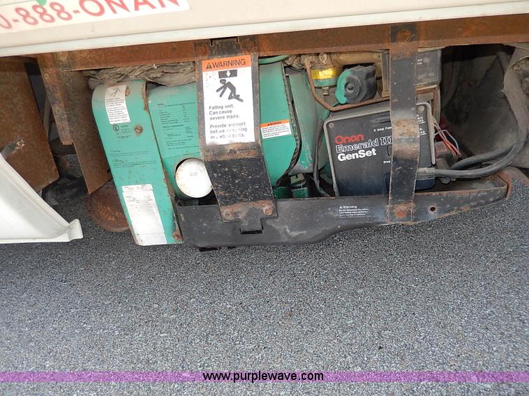 image for item I9264 1988 Chevrolet P30 Winnebago Itasca Windcruiser RV