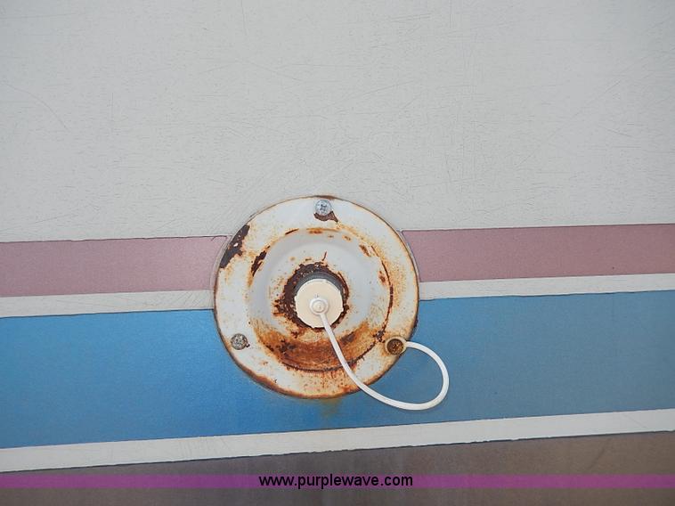 image for item I9264 1988 Chevrolet P30 Winnebago Itasca Windcruiser RV