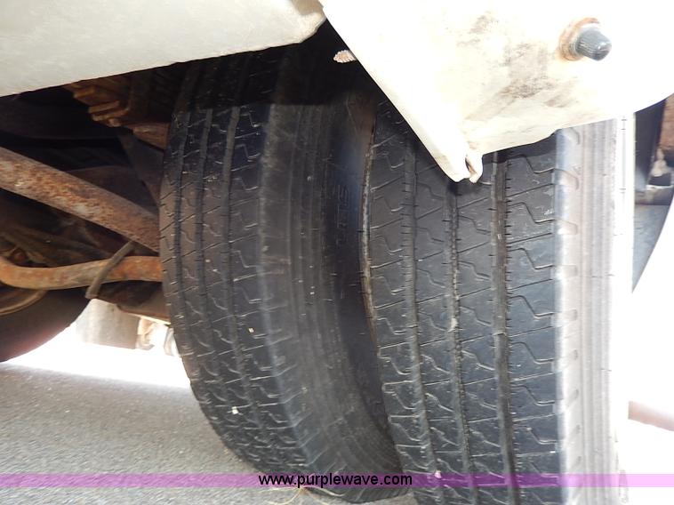 image for item I9264 1988 Chevrolet P30 Winnebago Itasca Windcruiser RV