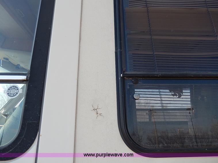 image for item I9264 1988 Chevrolet P30 Winnebago Itasca Windcruiser RV